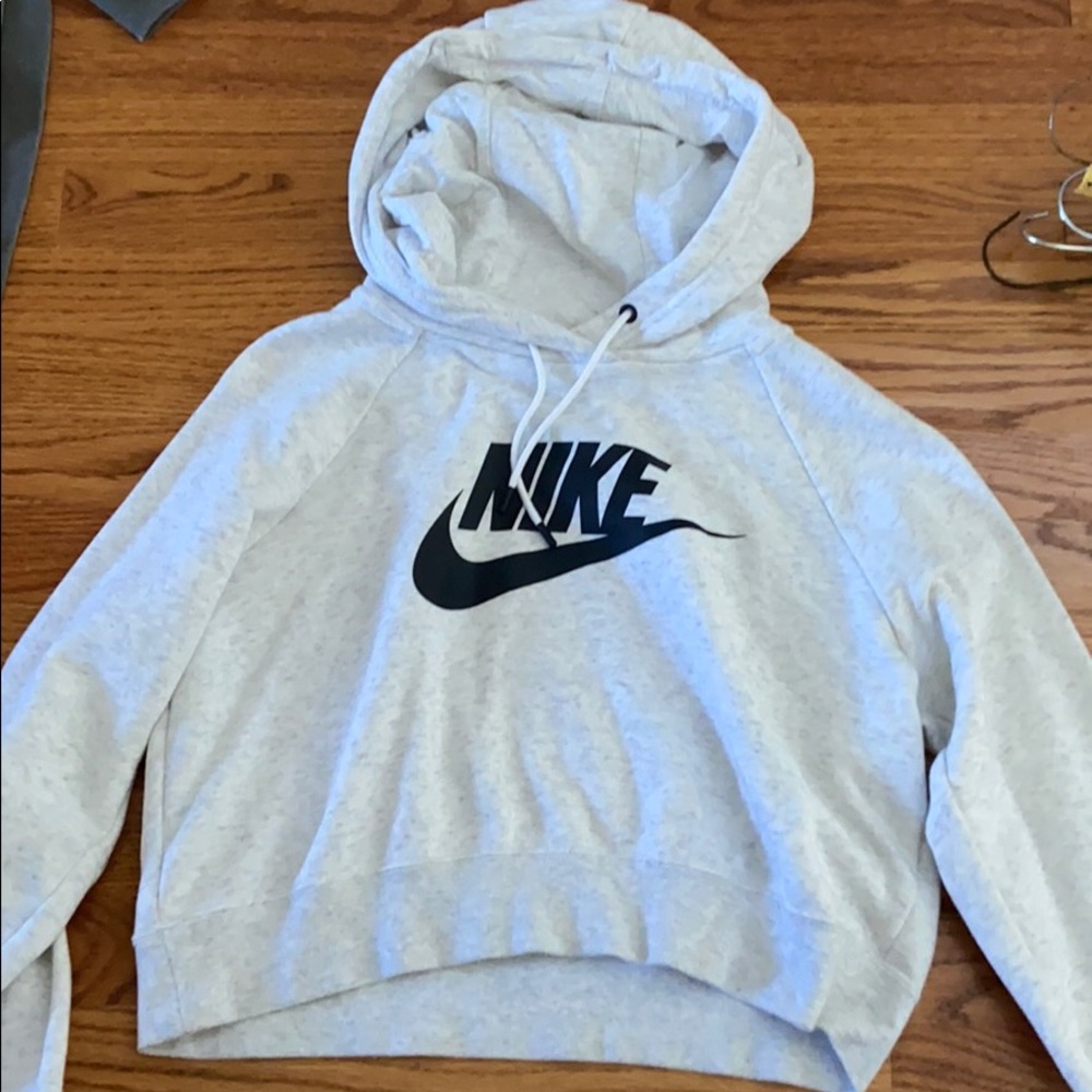 cropped pull over with hood gray and black